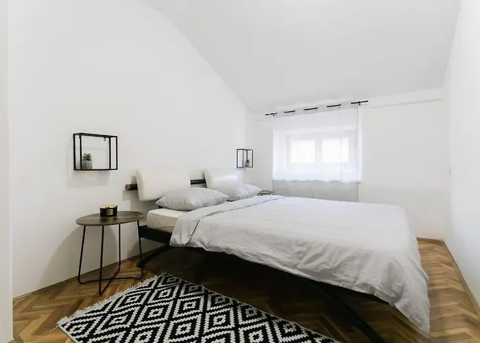 Urban Point - Centre Pet Friendly Apartamento Crikvenica